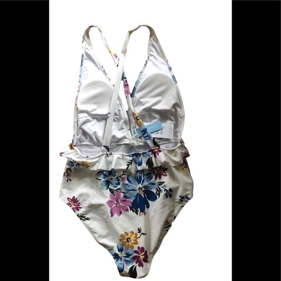 Cupshe Romantic White Floral Ruffle 1PC Swimsuit Criss Cross Back Size M - Picture 4 of 6